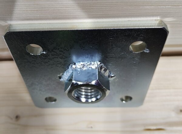 Blacha Montażowa 120×120 z Nakrętką M24